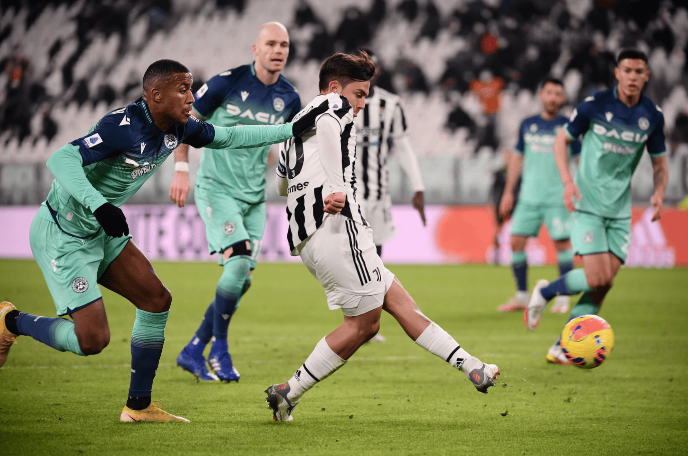 尤文图斯队长领衔出击，半决赛闯关战 